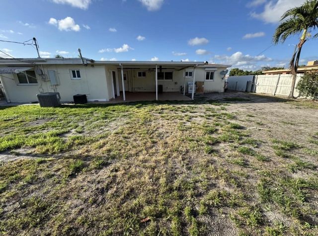 510 W 36th Pl, Hialeah, FL 33012