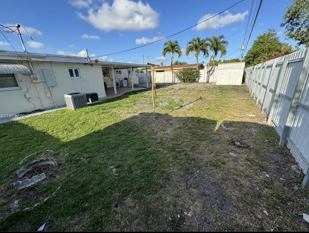 510 W 36th Pl, Hialeah, FL 33012