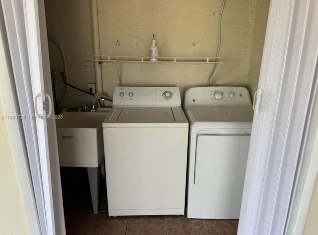 510 W 36th Pl, Hialeah, FL 33012