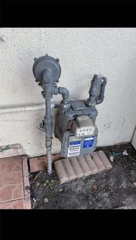 510 W 36th Pl, Hialeah, FL 33012