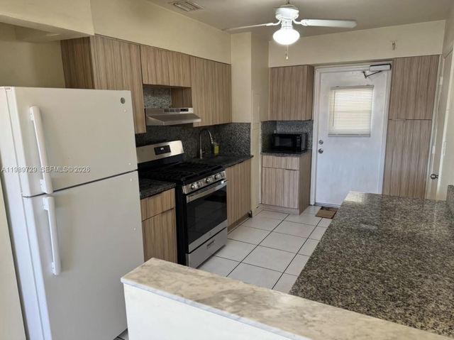 510 W 36th Pl, Hialeah, FL 33012
