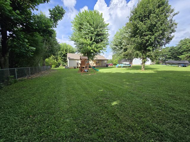 52 Cherry Ln, Morrison, TN 37357