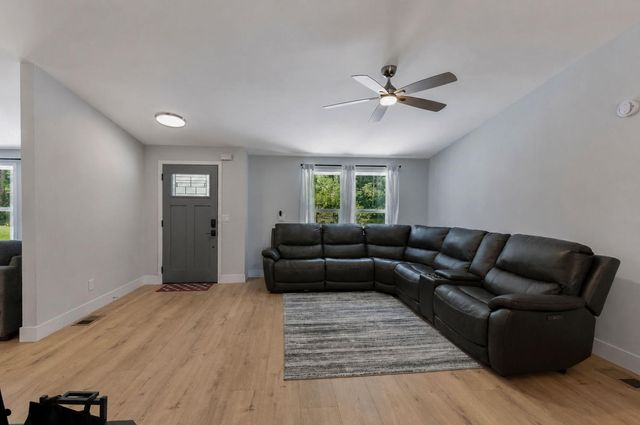 24561 Defender Grade Rd, Pioneer, CA 95666