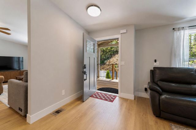 24561 Defender Grade Rd, Pioneer, CA 95666