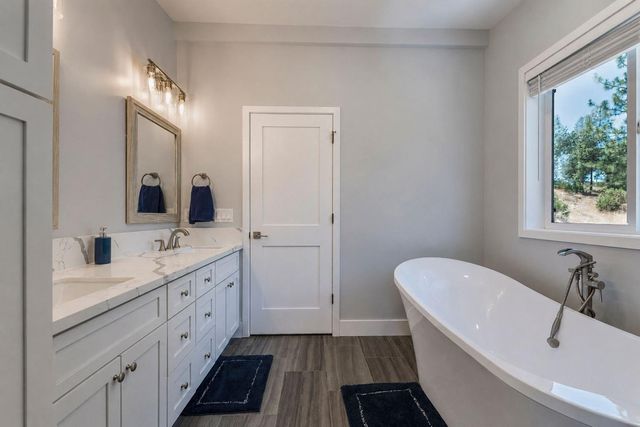 24561 Defender Grade Rd, Pioneer, CA 95666