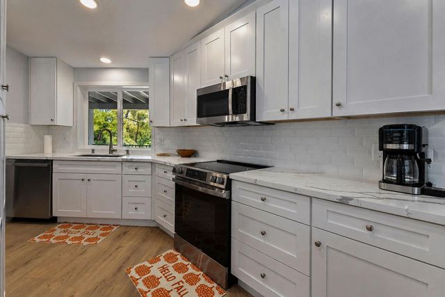 24561 Defender Grade Rd, Pioneer, CA 95666