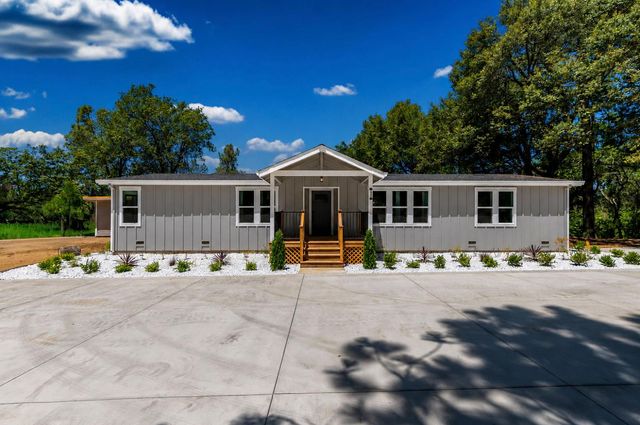 24561 Defender Grade Rd, Pioneer, CA 95666