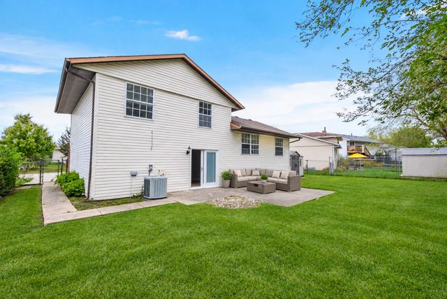 8161 W Orchard Drive, Frankfort, IL 60423