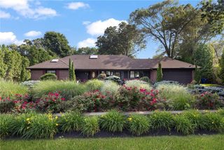 788 Namquid Drive, Warwick, RI 02888