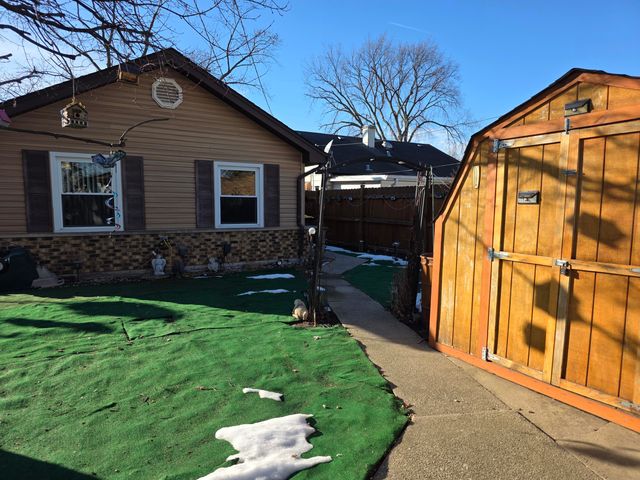 17053 Lorenz Avenue, Lansing, IL 60438