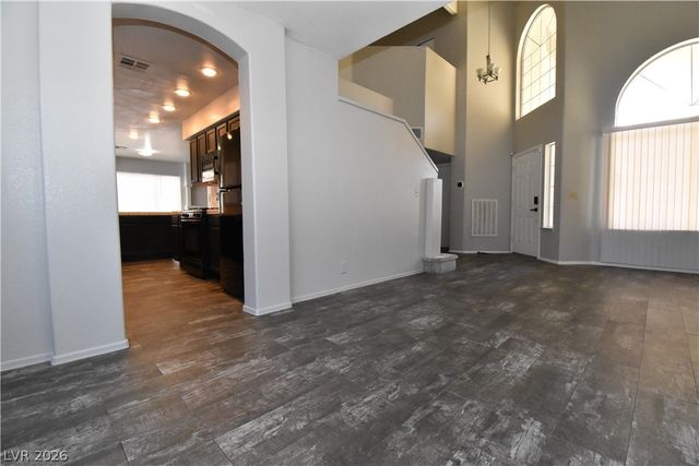 5016 Camino Del Santo Parkway, North Las Vegas, NV 89031