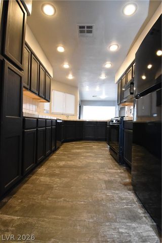 5016 Camino Del Santo Parkway, North Las Vegas, NV 89031