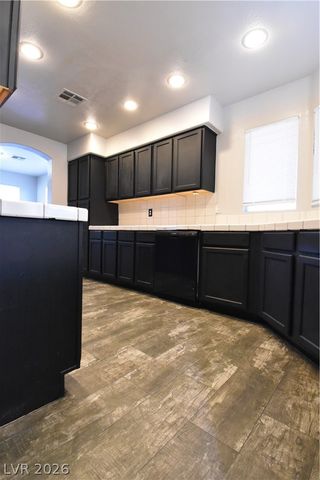 5016 Camino Del Santo Parkway, North Las Vegas, NV 89031