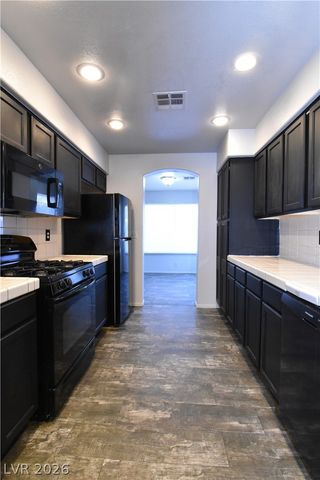 5016 Camino Del Santo Parkway, North Las Vegas, NV 89031