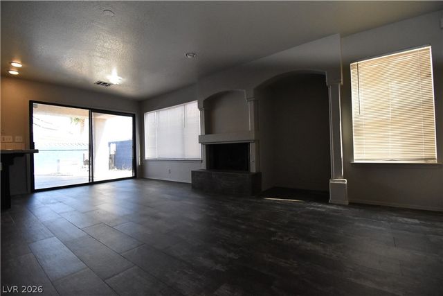 5016 Camino Del Santo Parkway, North Las Vegas, NV 89031