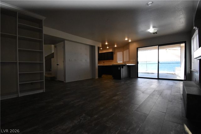 5016 Camino Del Santo Parkway, North Las Vegas, NV 89031