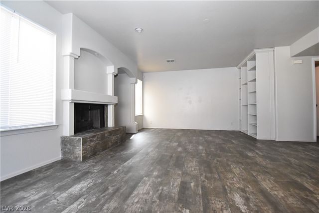 5016 Camino Del Santo Parkway, North Las Vegas, NV 89031