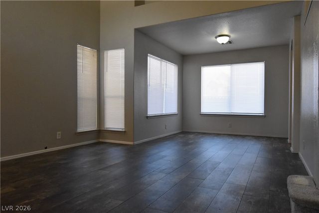 5016 Camino Del Santo Parkway, North Las Vegas, NV 89031