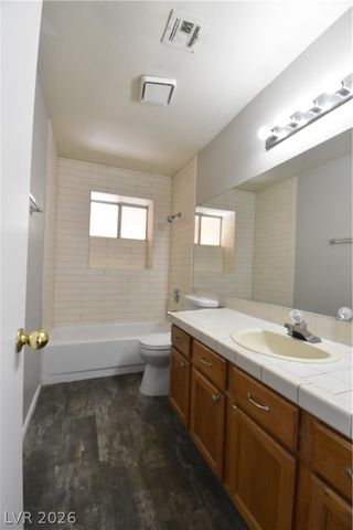 5016 Camino Del Santo Parkway, North Las Vegas, NV 89031