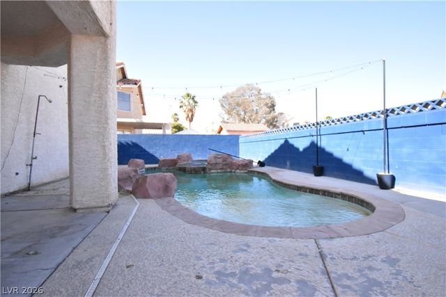 5016 Camino Del Santo Parkway, North Las Vegas, NV 89031