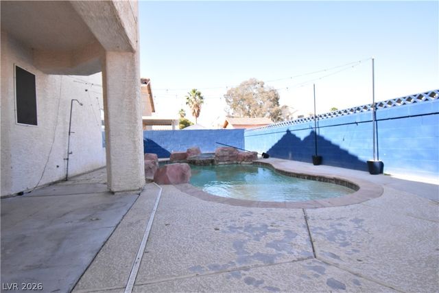 5016 Camino Del Santo Parkway, North Las Vegas, NV 89031