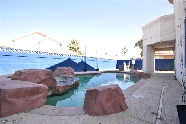 5016 Camino Del Santo Parkway, North Las Vegas, NV 89031
