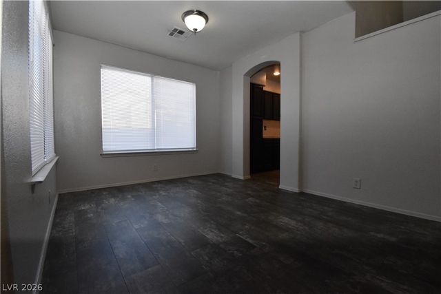 5016 Camino Del Santo Parkway, North Las Vegas, NV 89031
