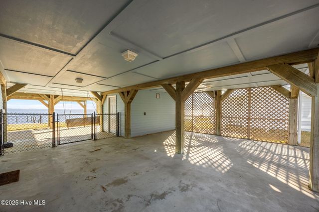 3465 Janiero Road, Arapahoe, NC 28510