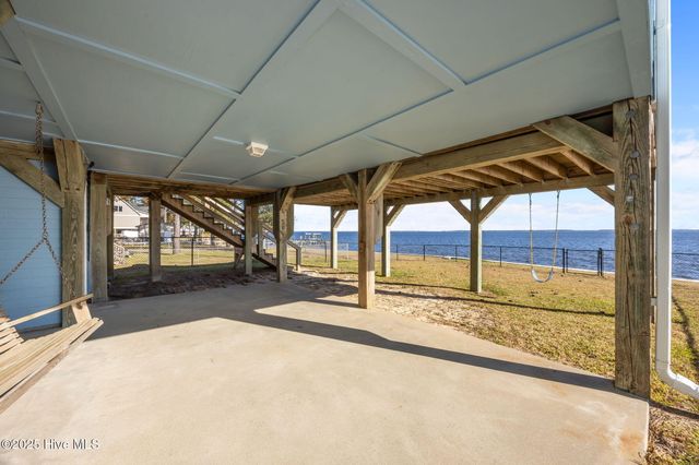 3465 Janiero Road, Arapahoe, NC 28510