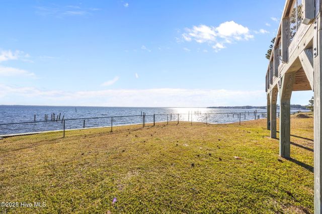 3465 Janiero Road, Arapahoe, NC 28510