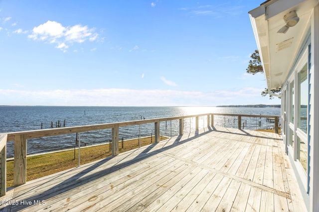 3465 Janiero Road, Arapahoe, NC 28510