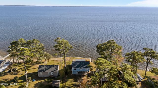 3465 Janiero Road, Arapahoe, NC 28510