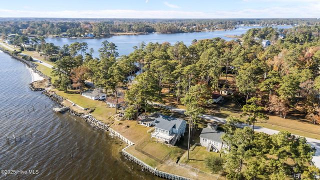 3465 Janiero Road, Arapahoe, NC 28510