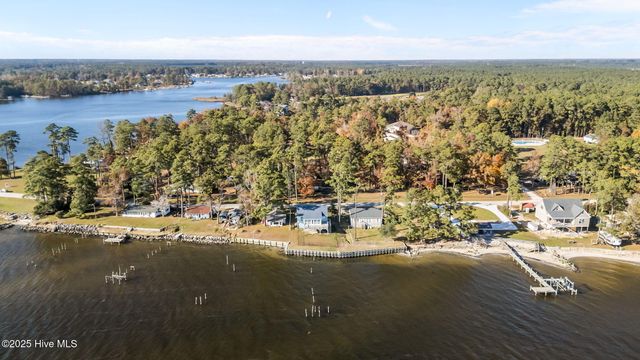 3465 Janiero Road, Arapahoe, NC 28510