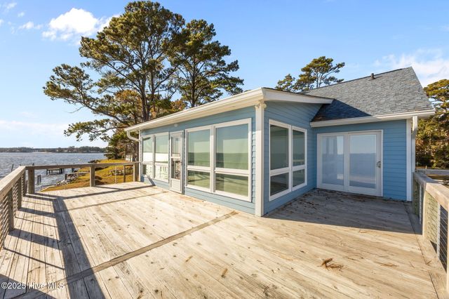 3465 Janiero Road, Arapahoe, NC 28510