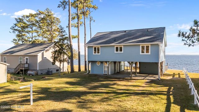 3465 Janiero Road, Arapahoe, NC 28510