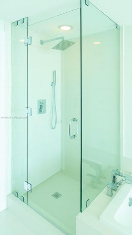 650 NE 32nd St 2105, Miami, FL 33137