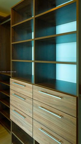 650 NE 32nd St 2105, Miami, FL 33137