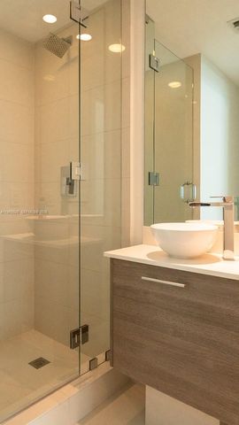 650 NE 32nd St 2105, Miami, FL 33137