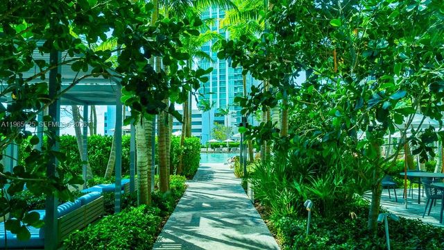 650 NE 32nd St 2105, Miami, FL 33137