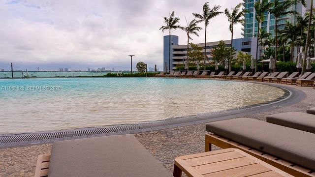 650 NE 32nd St 2105, Miami, FL 33137