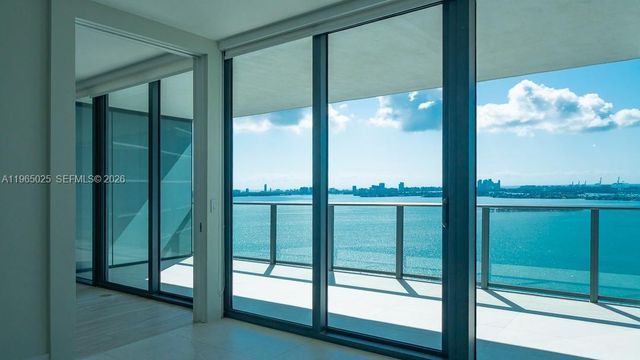 650 NE 32nd St 2105, Miami, FL 33137