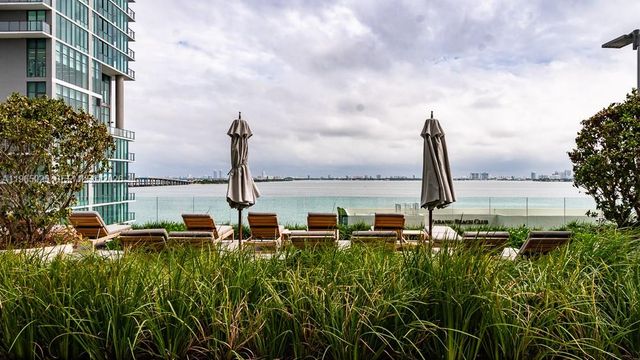 650 NE 32nd St 2105, Miami, FL 33137