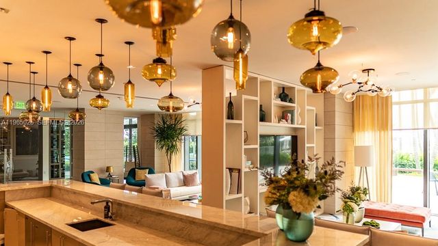 650 NE 32nd St 2105, Miami, FL 33137