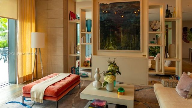 650 NE 32nd St 2105, Miami, FL 33137