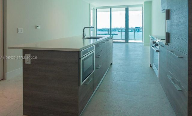650 NE 32nd St 2105, Miami, FL 33137