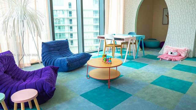 650 NE 32nd St 2105, Miami, FL 33137