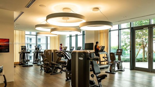 650 NE 32nd St 2105, Miami, FL 33137