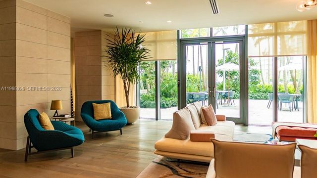 650 NE 32nd St 2105, Miami, FL 33137