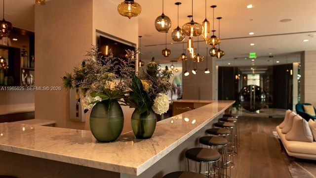 650 NE 32nd St 2105, Miami, FL 33137